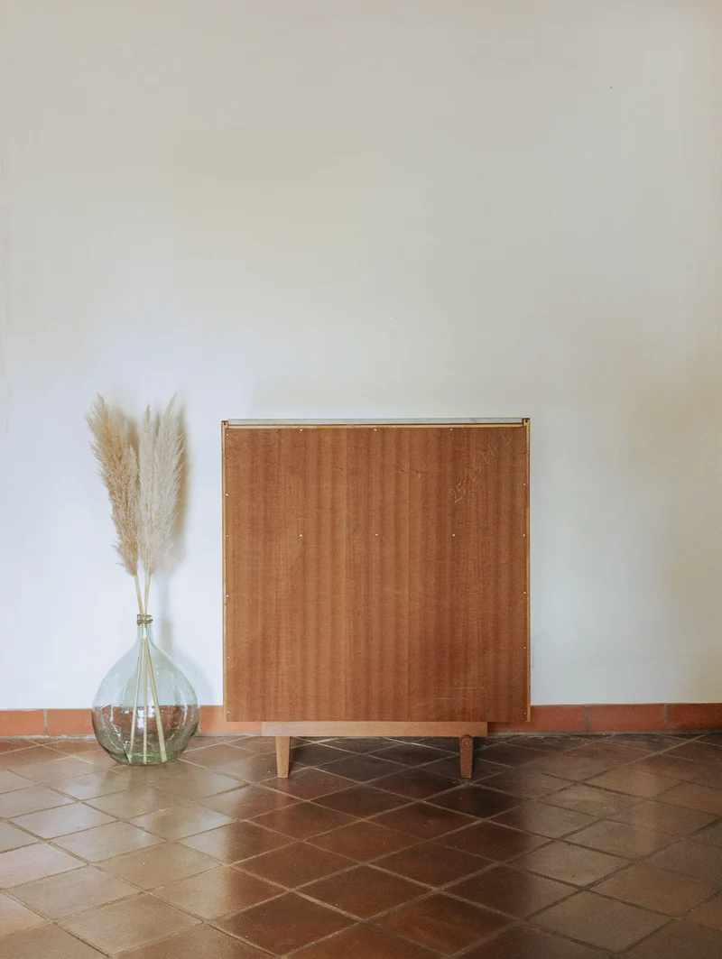 Olga, la commode au plateau en marbre blanc N°686