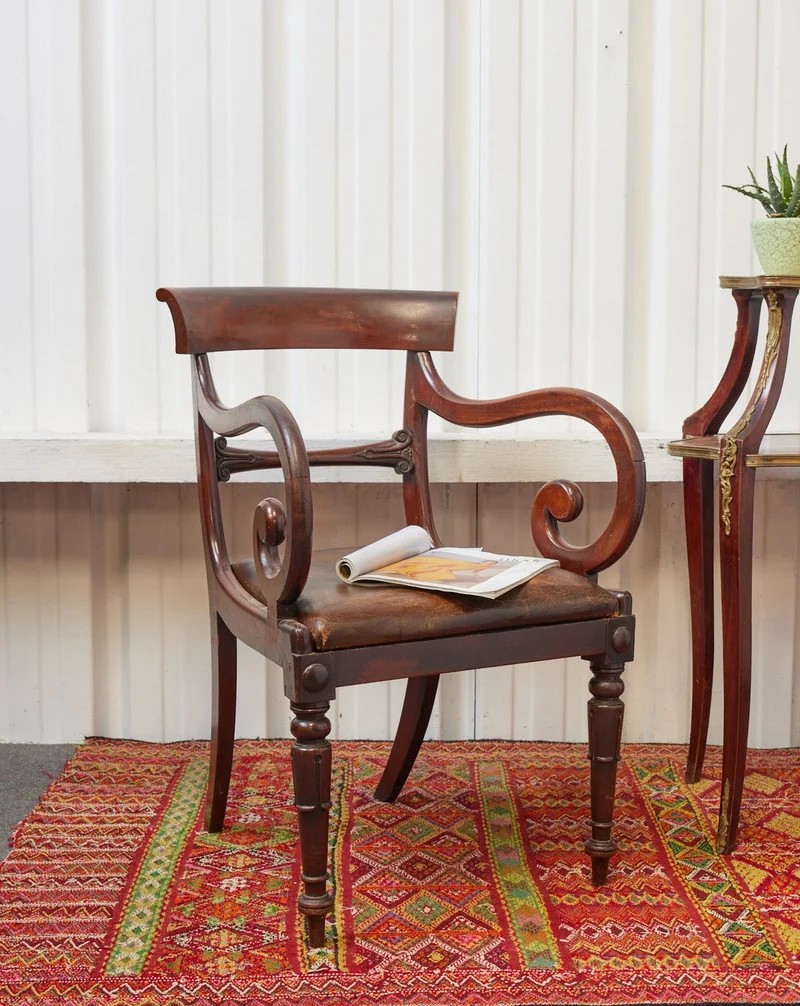 Ernest, le fauteuil en cuir N°1079