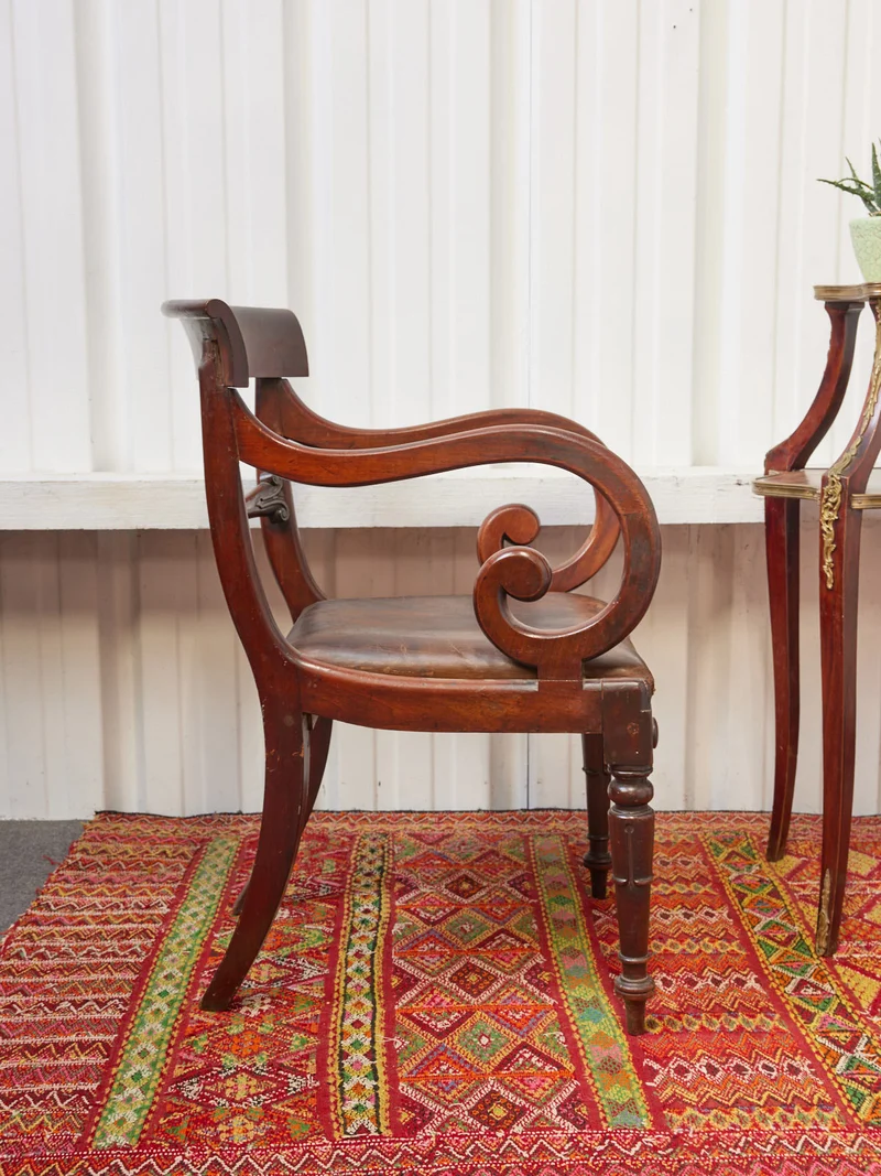 Ernest, le fauteuil en cuir N°1079