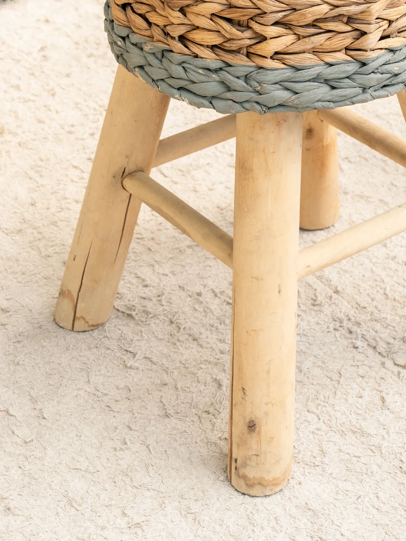 Regis, le tabouret en osier et bois N°1466