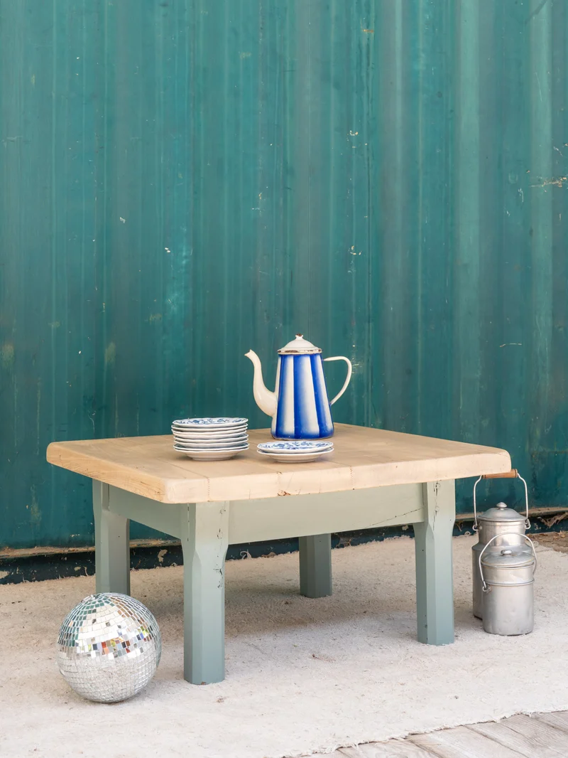 Léonie, la table basse en bois vert d'eau N°1065