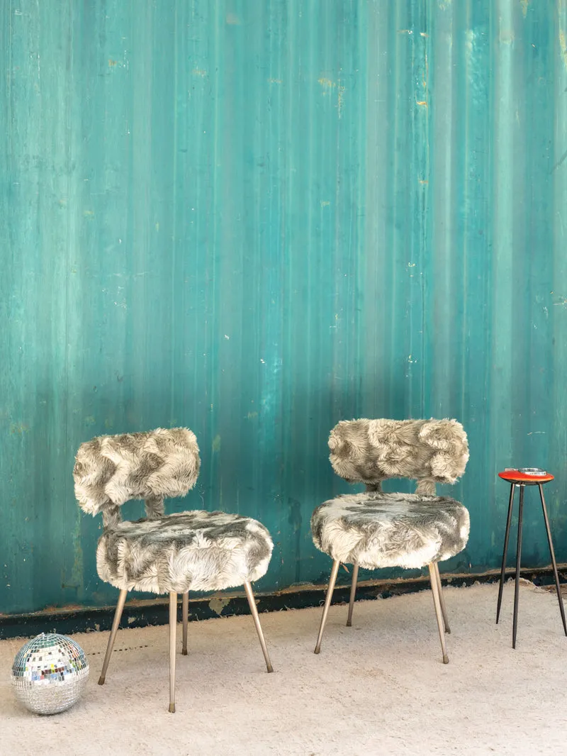 Alma, la paire de chaises en fourrure grise N°1709