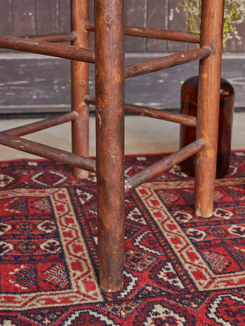 Gaston, le tabouret de bar en bois et paillage N°185