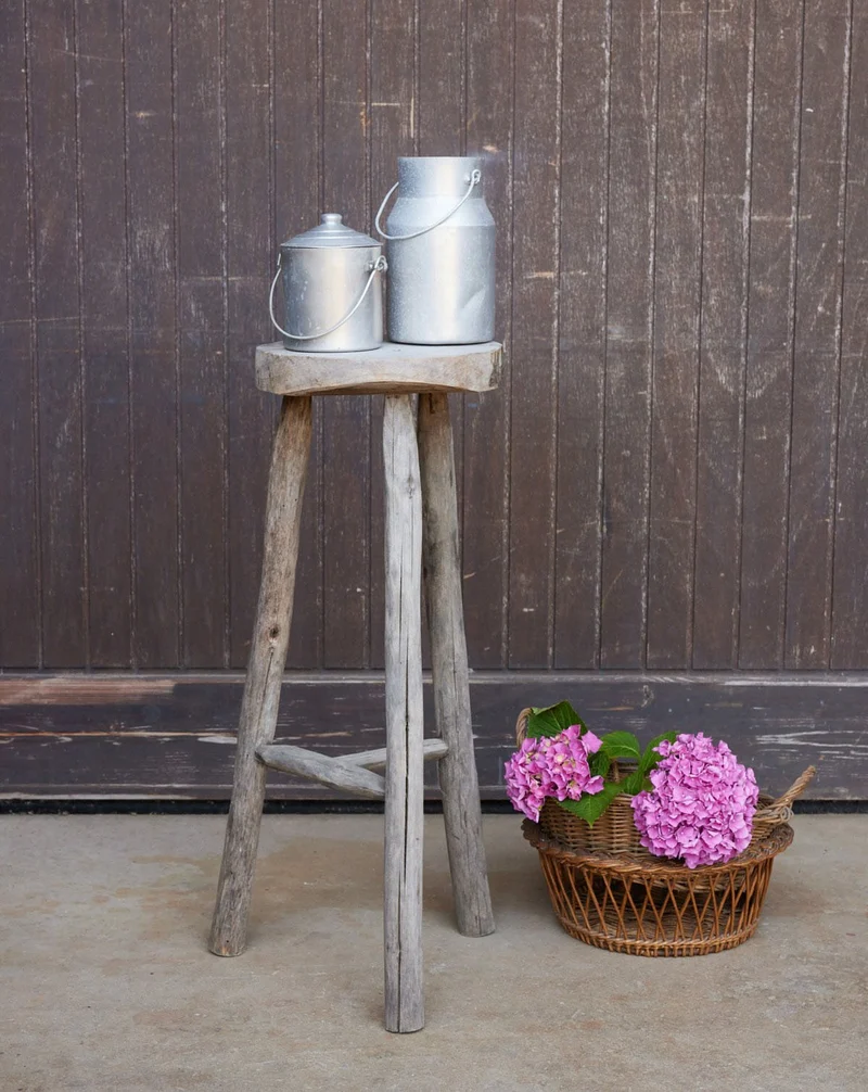 Gaston, le tabouret de bar en bois brut N°186