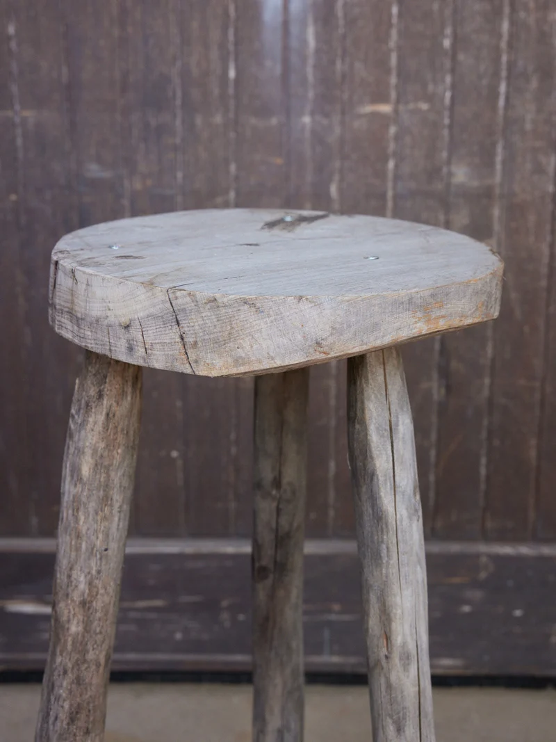 Gaston, le tabouret de bar en bois brut N°186