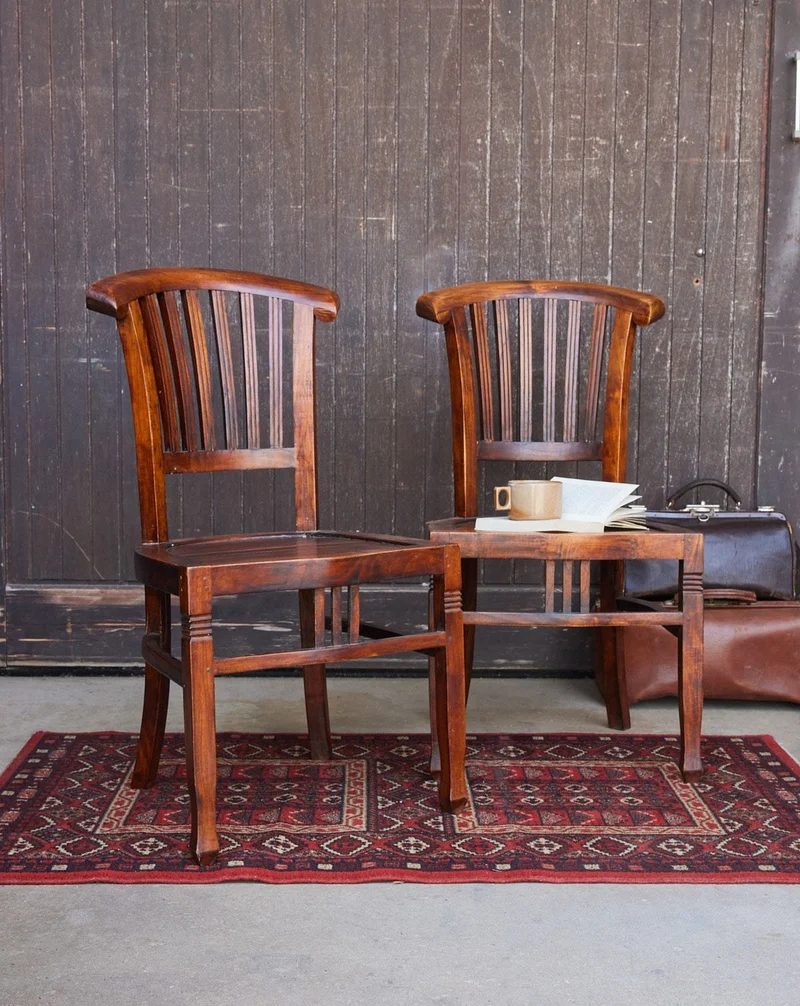 Claude, la paire de chaises en acajou N°1349