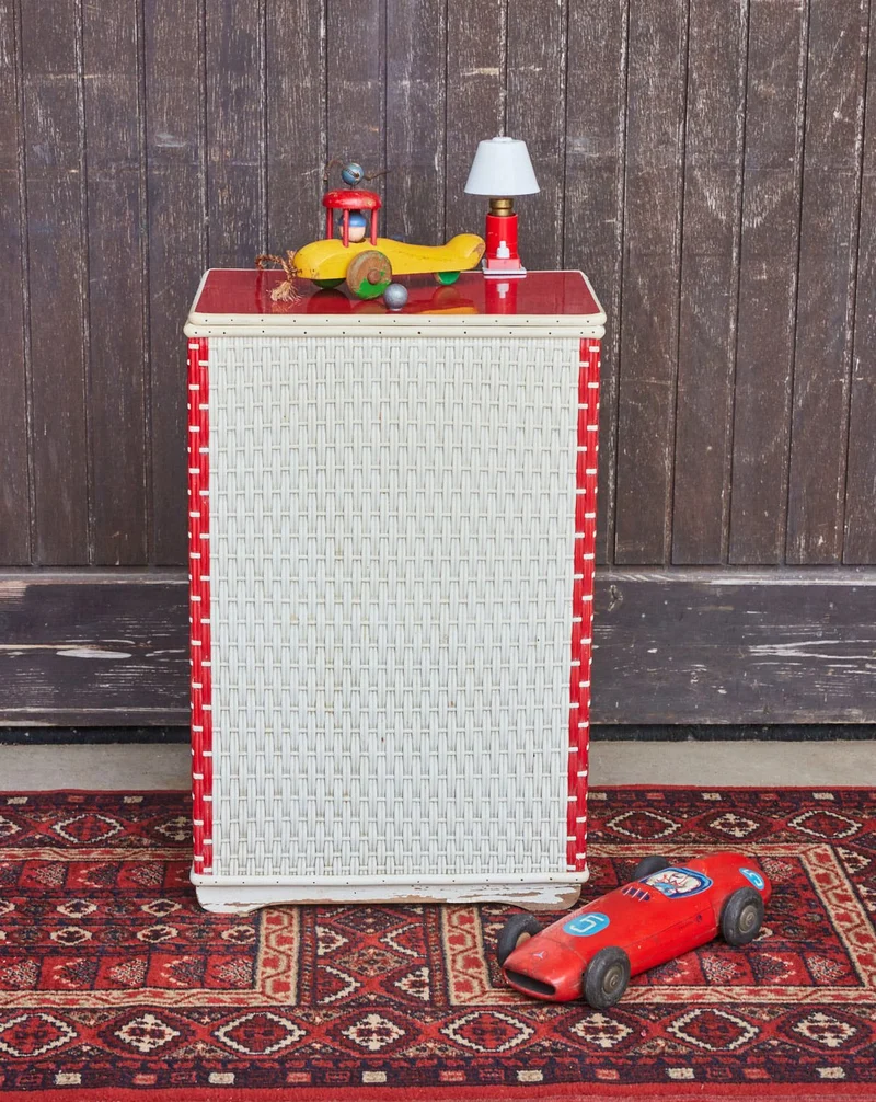 Lucien, le coffre à jouets bicolore vintage N°146