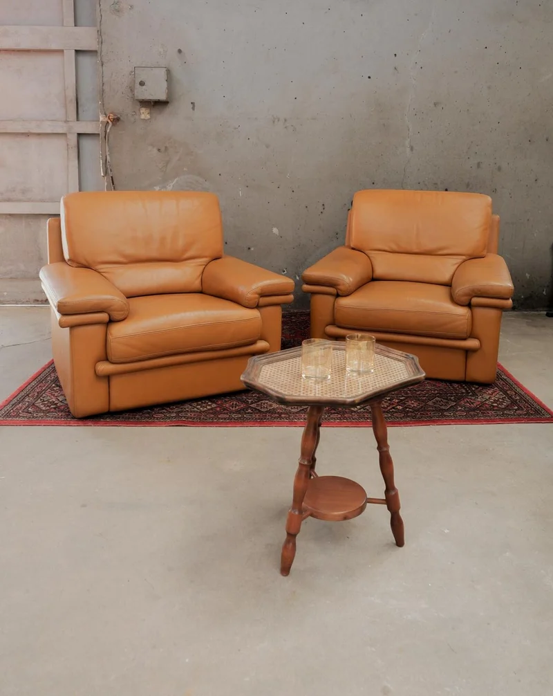 Ernest, le lot de 2 fauteuils style années 80 N°1055