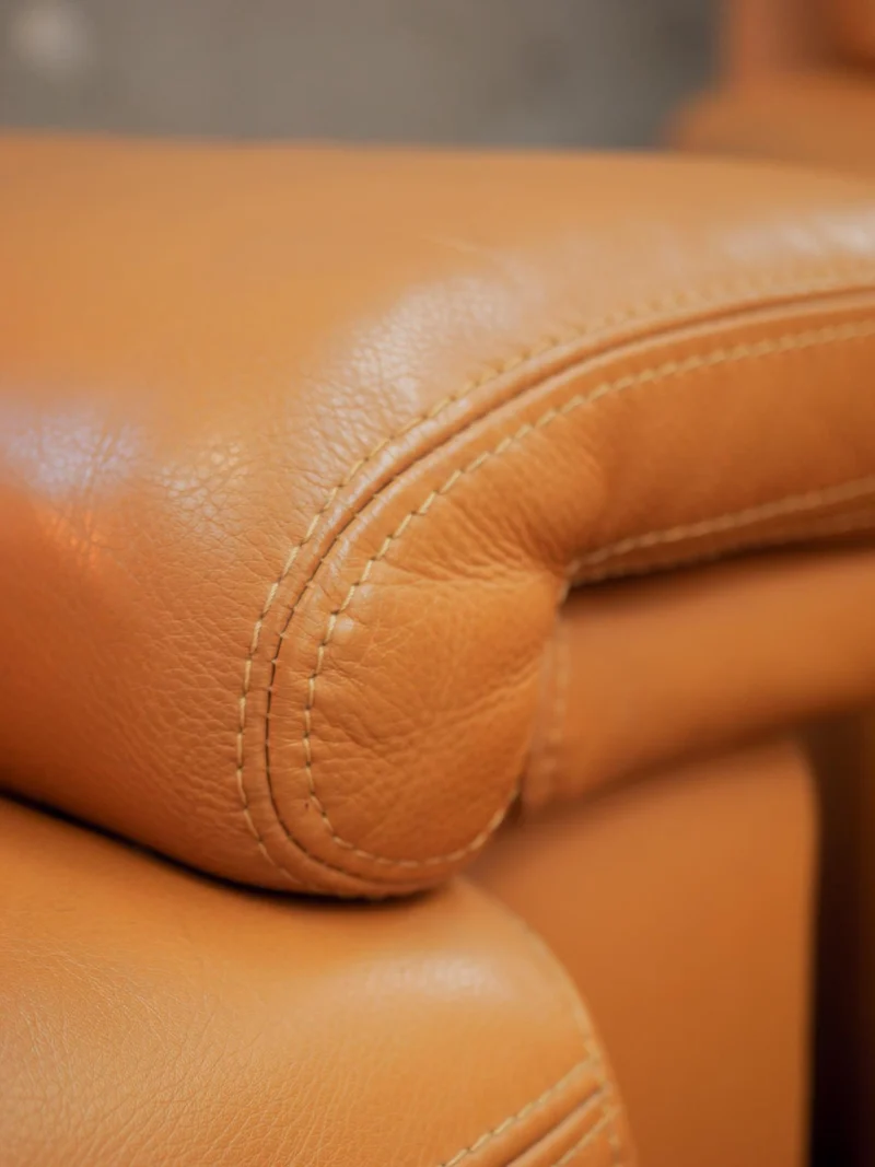 Ernest, le lot de 2 fauteuils style années 80 N°1055