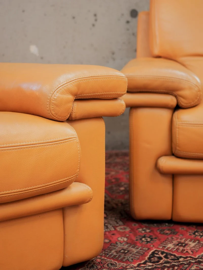 Ernest, le lot de 2 fauteuils style années 80 N°1055