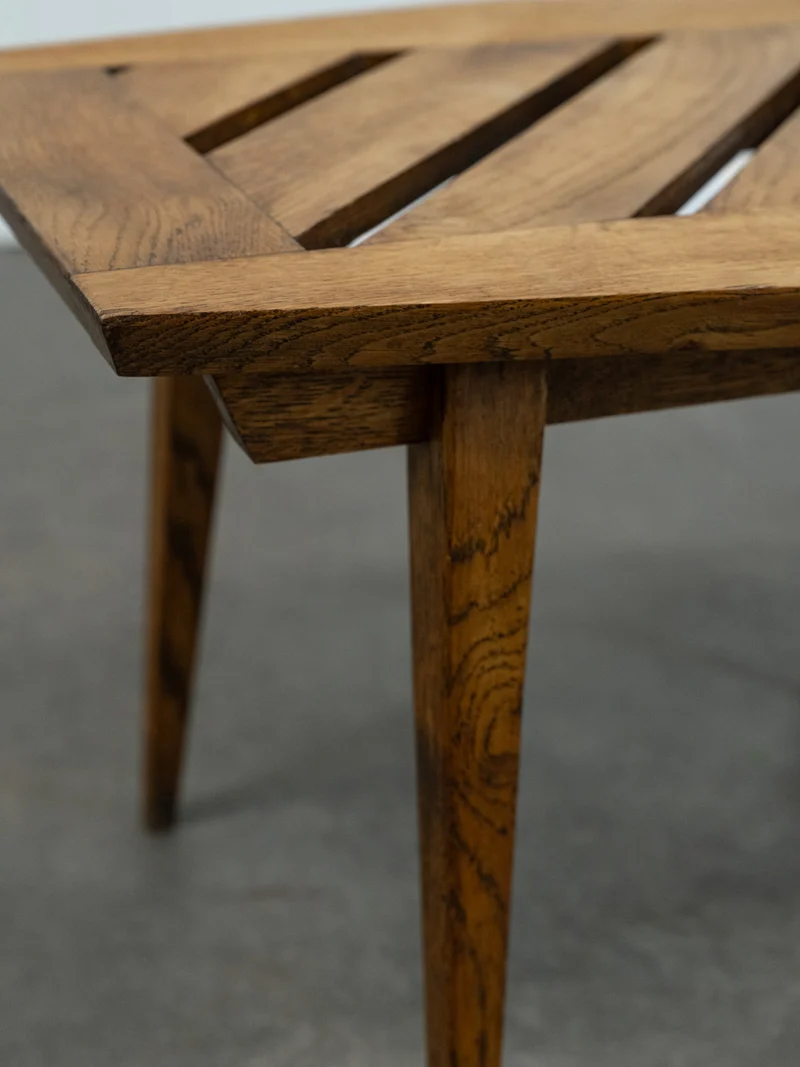 Donna, la table basse en bois ajourée N°1058