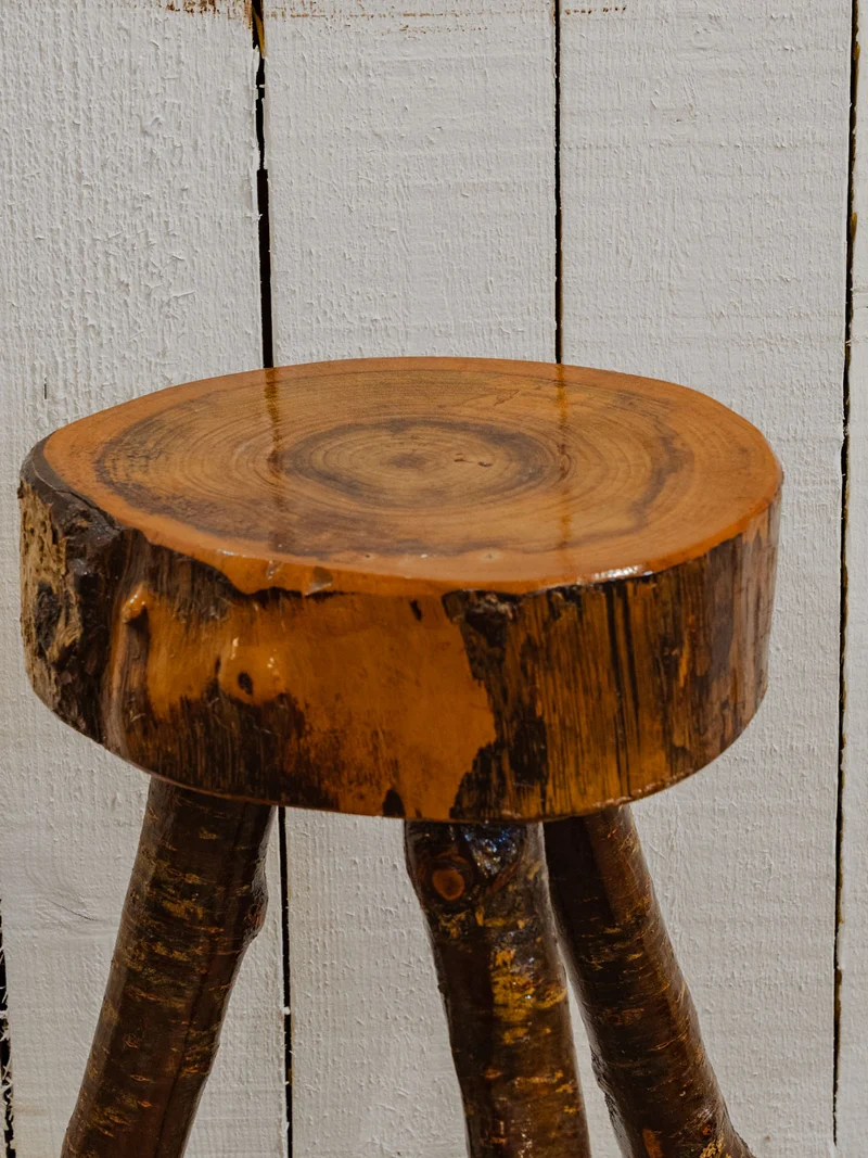 Regis, le tabouret en bois N°1436