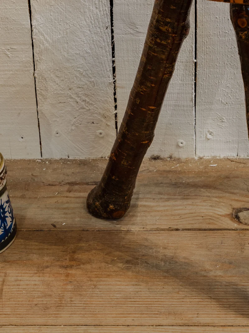 Regis, le tabouret en bois N°1436