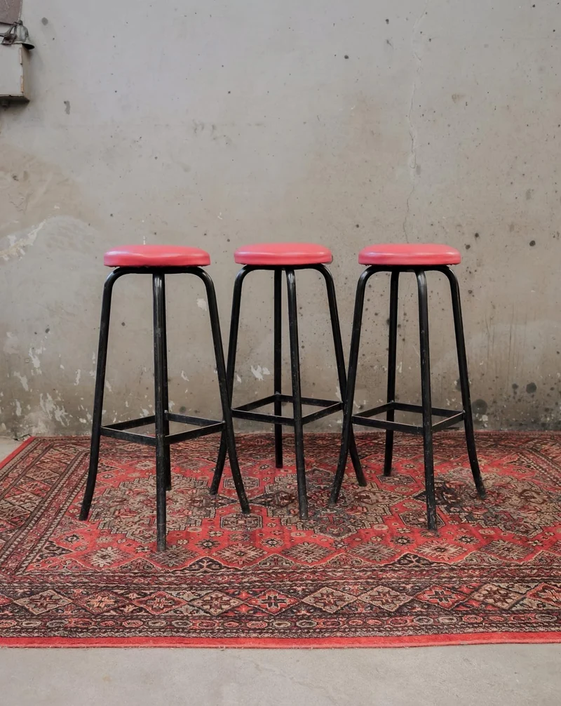 Pierre, le lot de 3 tabourets de bar N°686