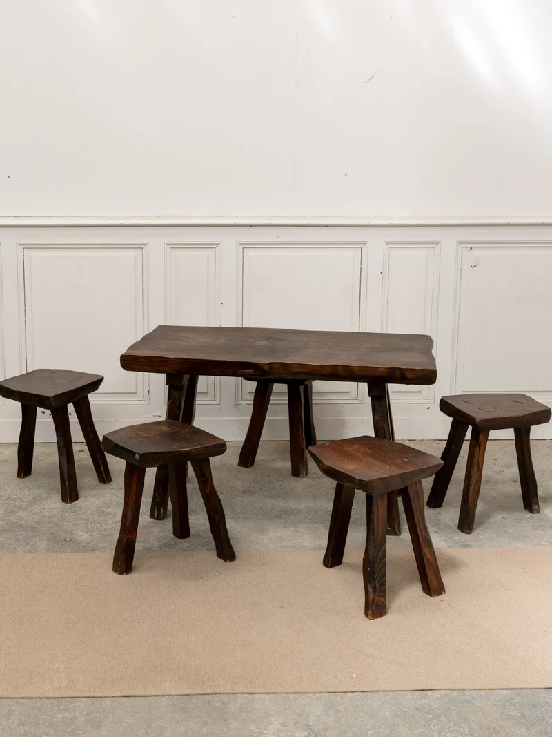 Ange, la table brutaliste et ses cinq tabourets N°25