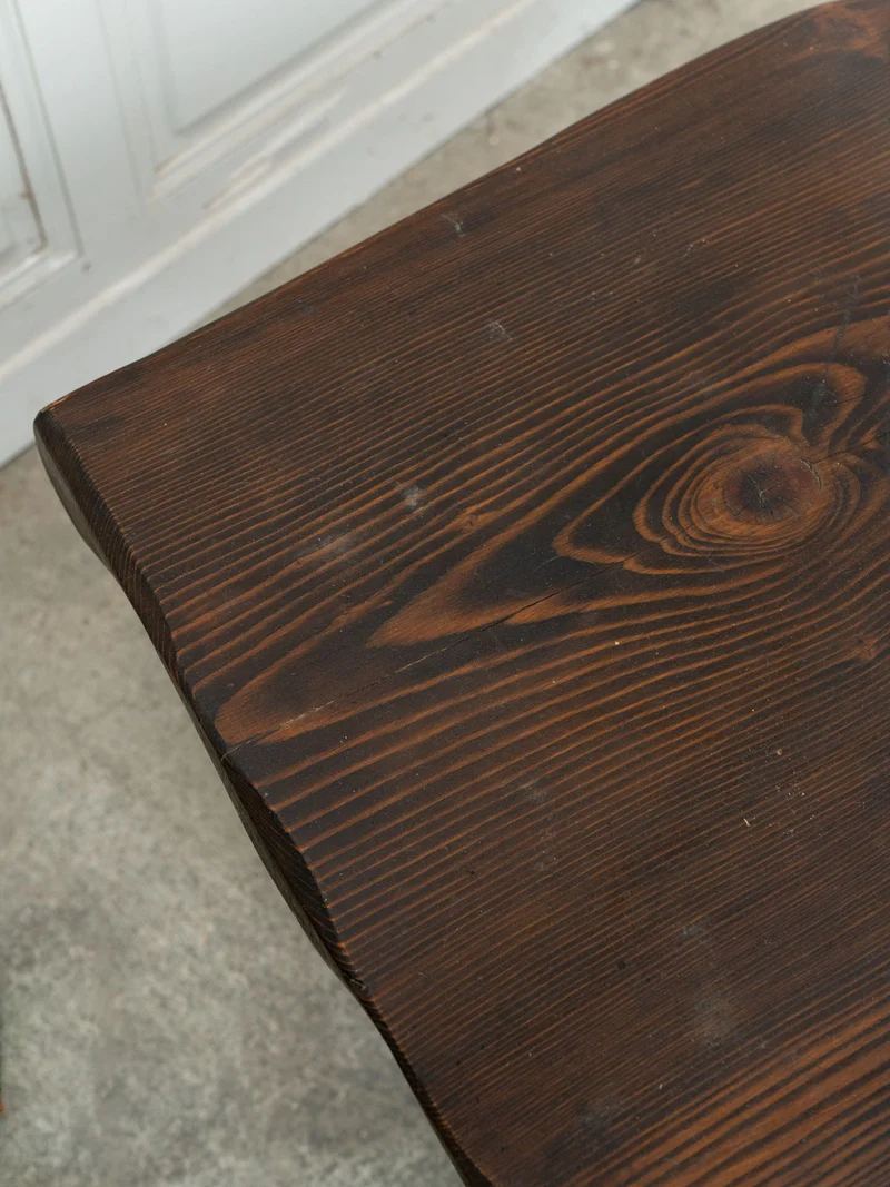 Ange, la table brutaliste et ses cinq tabourets N°25