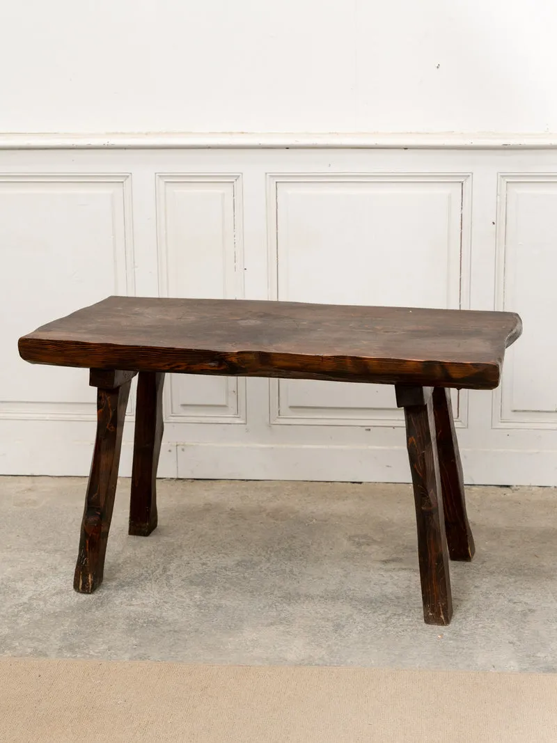 Ange, la table brutaliste et ses cinq tabourets N°25
