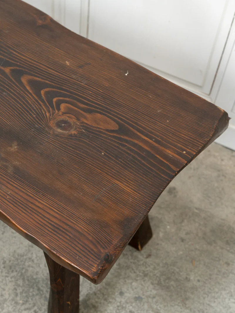 Ange, la table brutaliste et ses cinq tabourets N°25