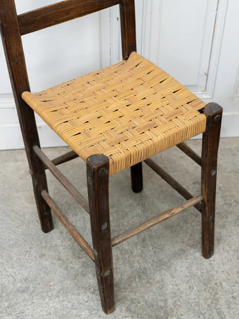 Claude, la paire de chaises anciennes en bois et rotin N°1390