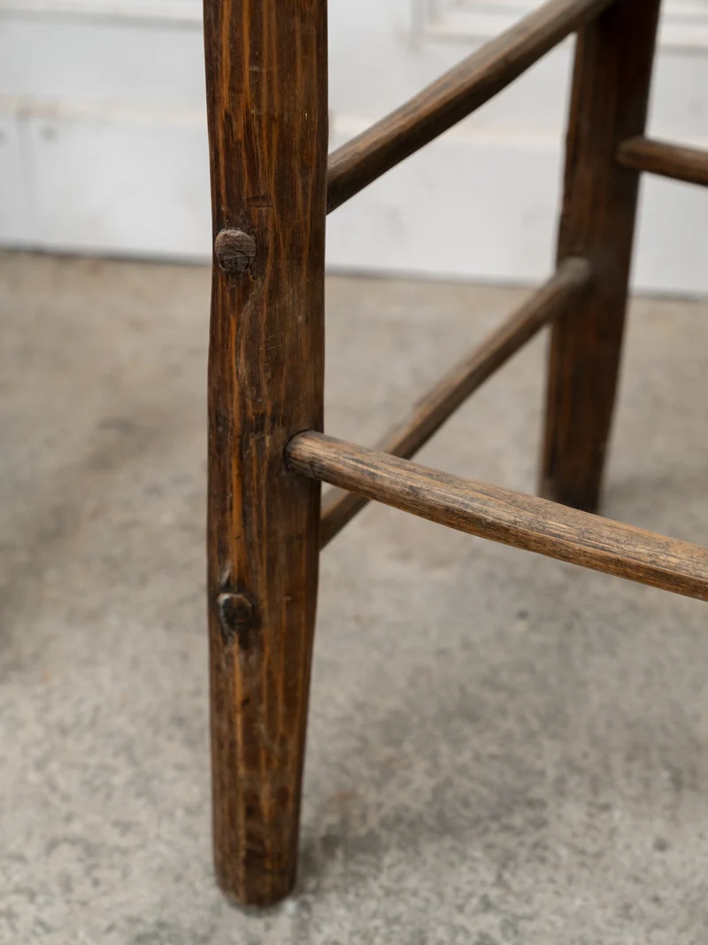 Claude, la paire de chaises anciennes en bois et rotin N°1390