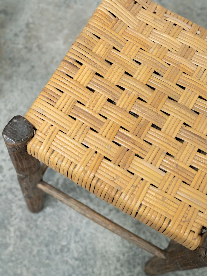 Claude, la paire de chaises anciennes en bois et rotin N°1390