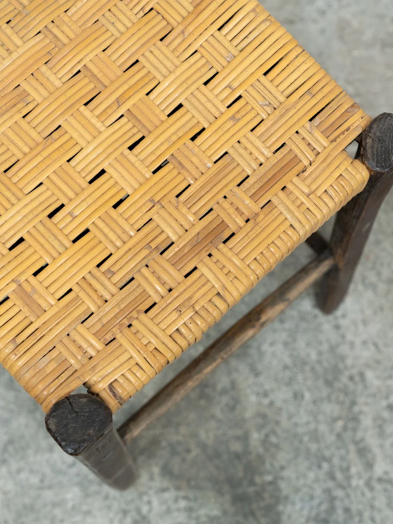 Claude, la paire de chaises anciennes en bois et rotin N°1390