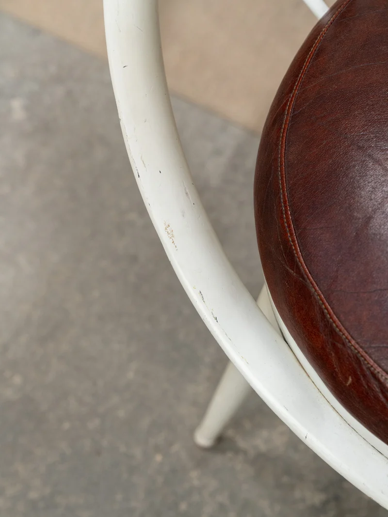 Jakob, le fauteuil circle en cuir par Yngve Ekström N°1293