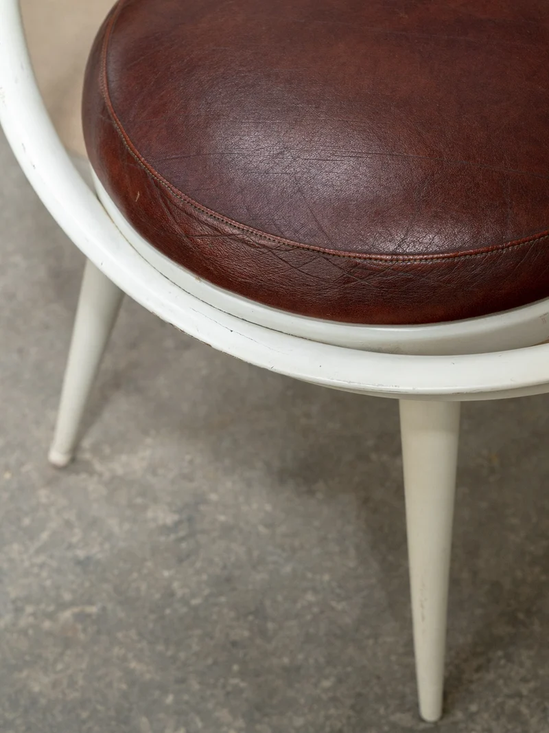 Jakob, le fauteuil circle en cuir par Yngve Ekström N°1293