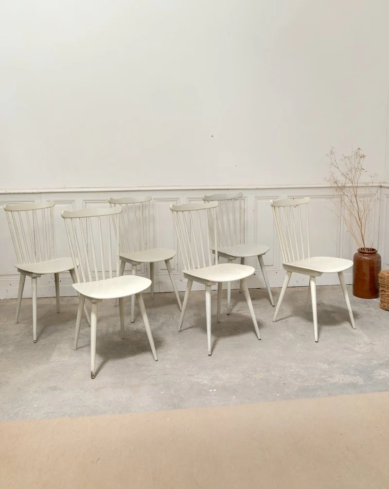 Claude, le lot de six chaises Baumann blanc crème N°1391