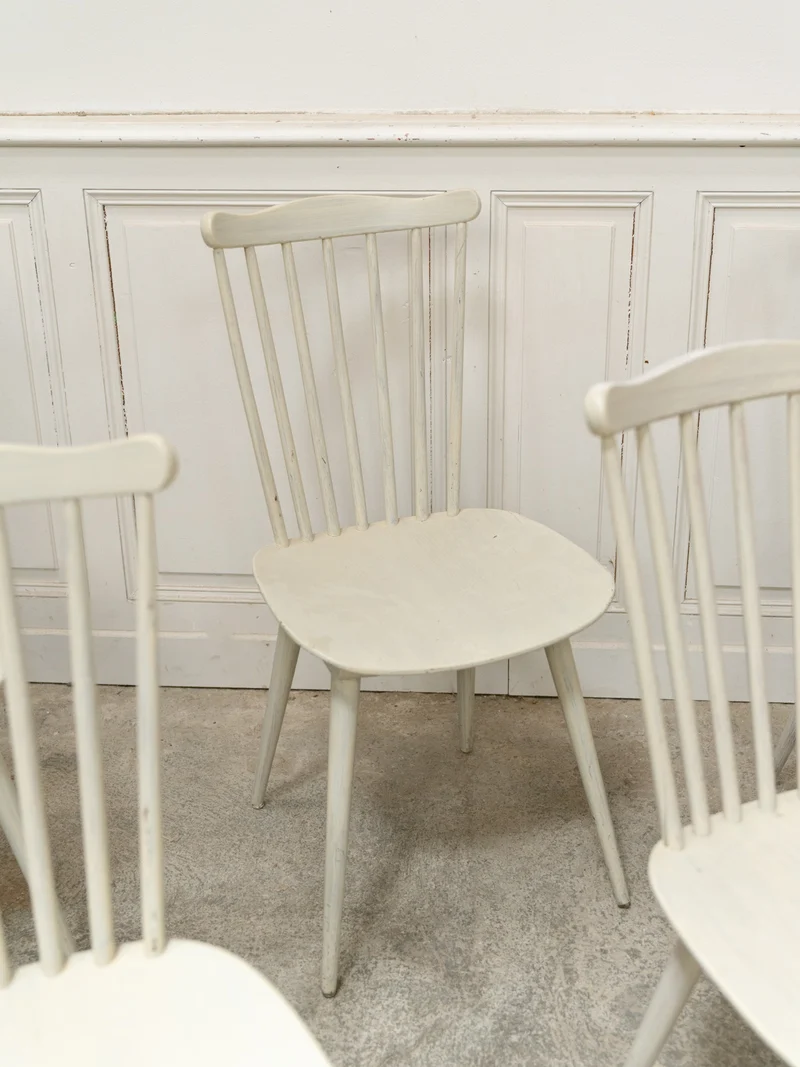 Claude, le lot de six chaises Baumann blanc crème N°1391
