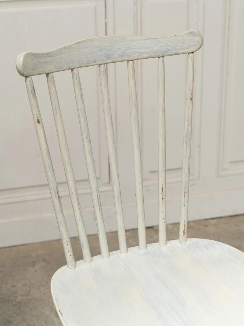 Claude, le lot de six chaises Baumann blanc crème N°1391