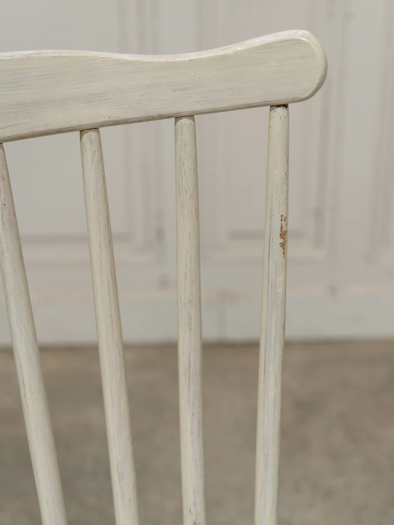 Claude, le lot de six chaises Baumann blanc crème N°1391