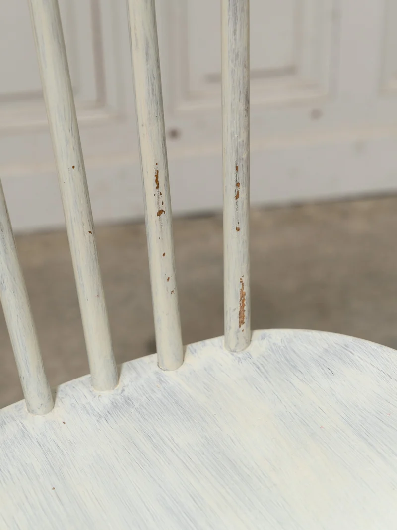 Claude, le lot de six chaises Baumann blanc crème N°1391