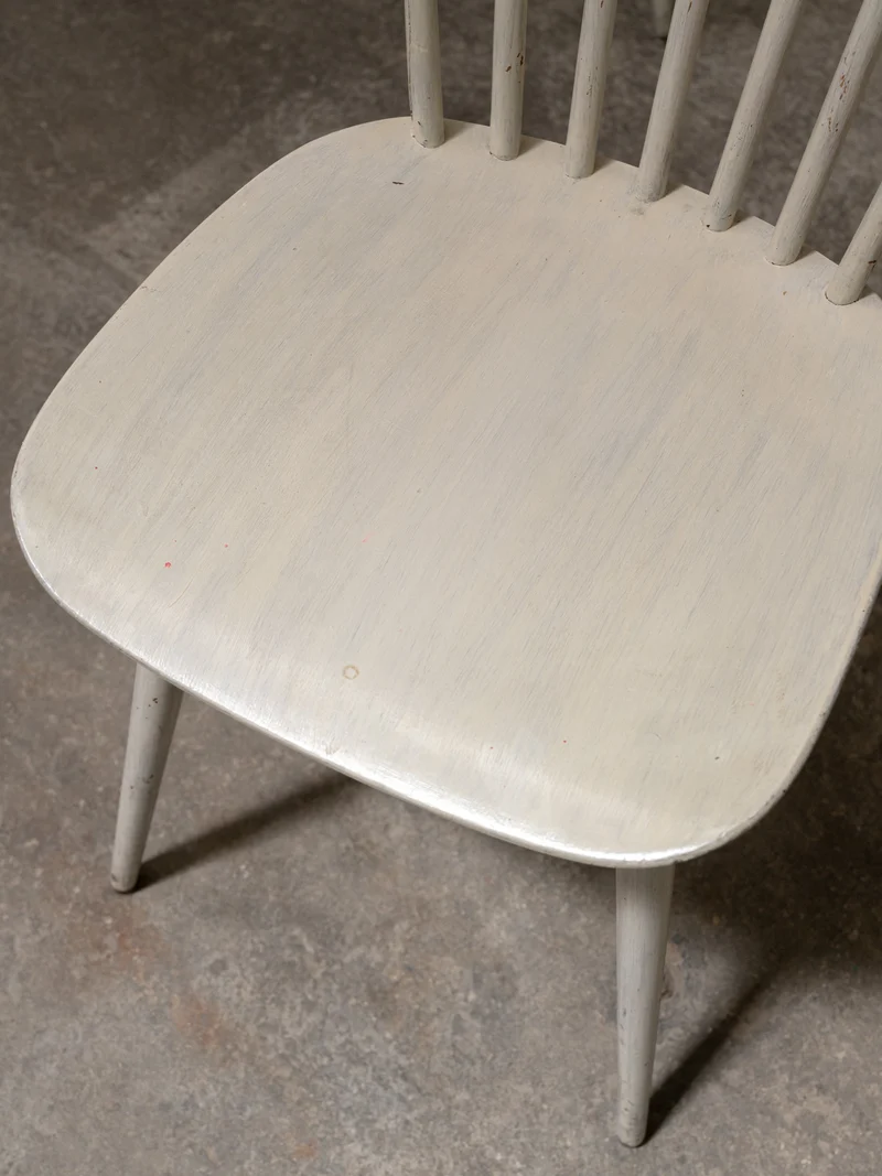 Claude, le lot de six chaises Baumann blanc crème N°1391