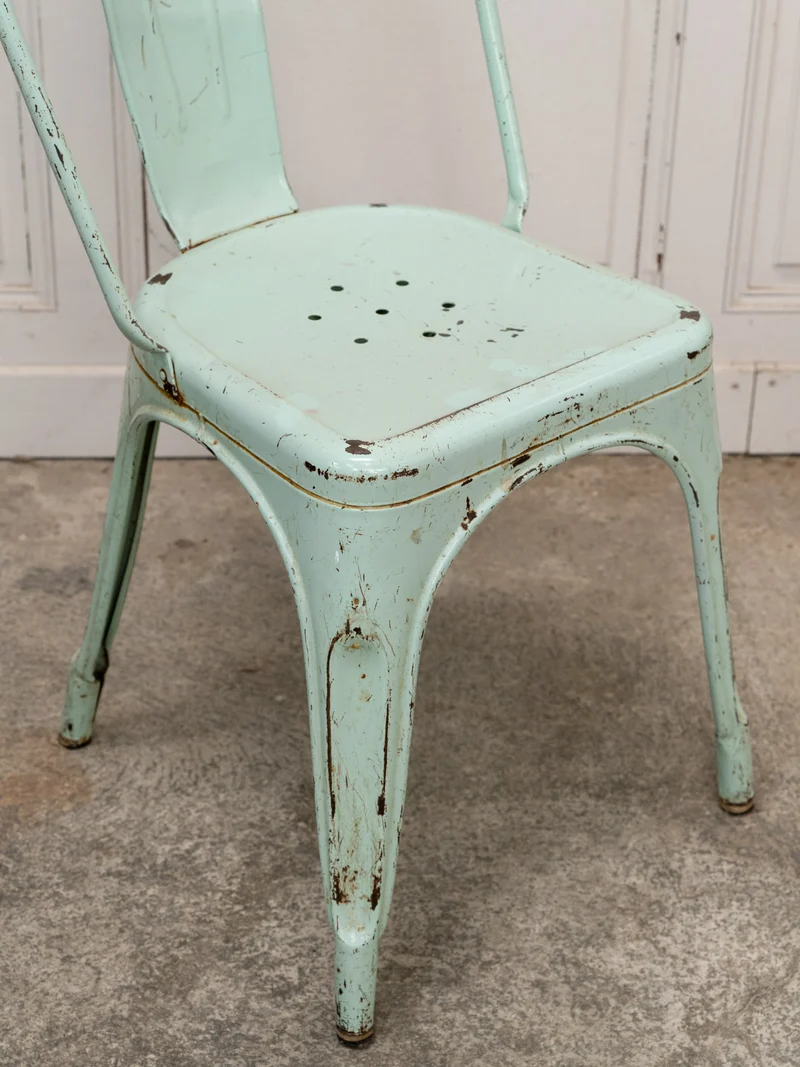 Alma, la chaise Tolix en métal vert menthe N°1699