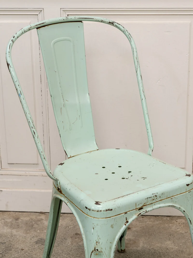 Alma, la chaise Tolix en métal vert menthe N°1699