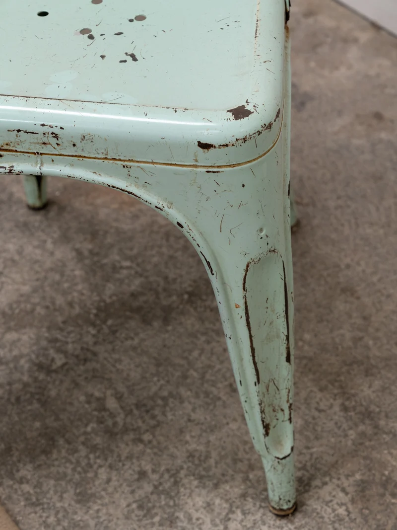 Alma, la chaise Tolix en métal vert menthe N°1699