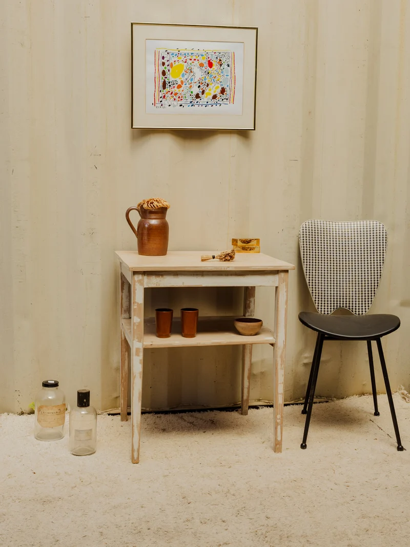 Francine, la table d'appoint en bois beige N°1056