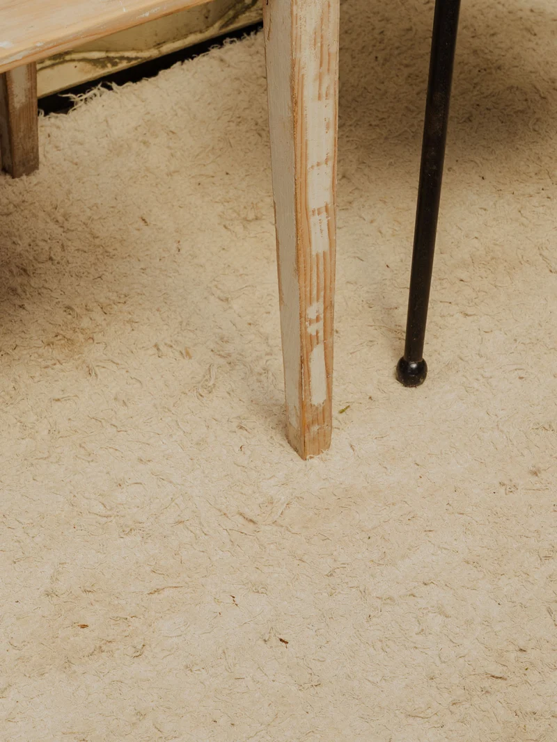 Francine, la table d'appoint en bois beige N°1056
