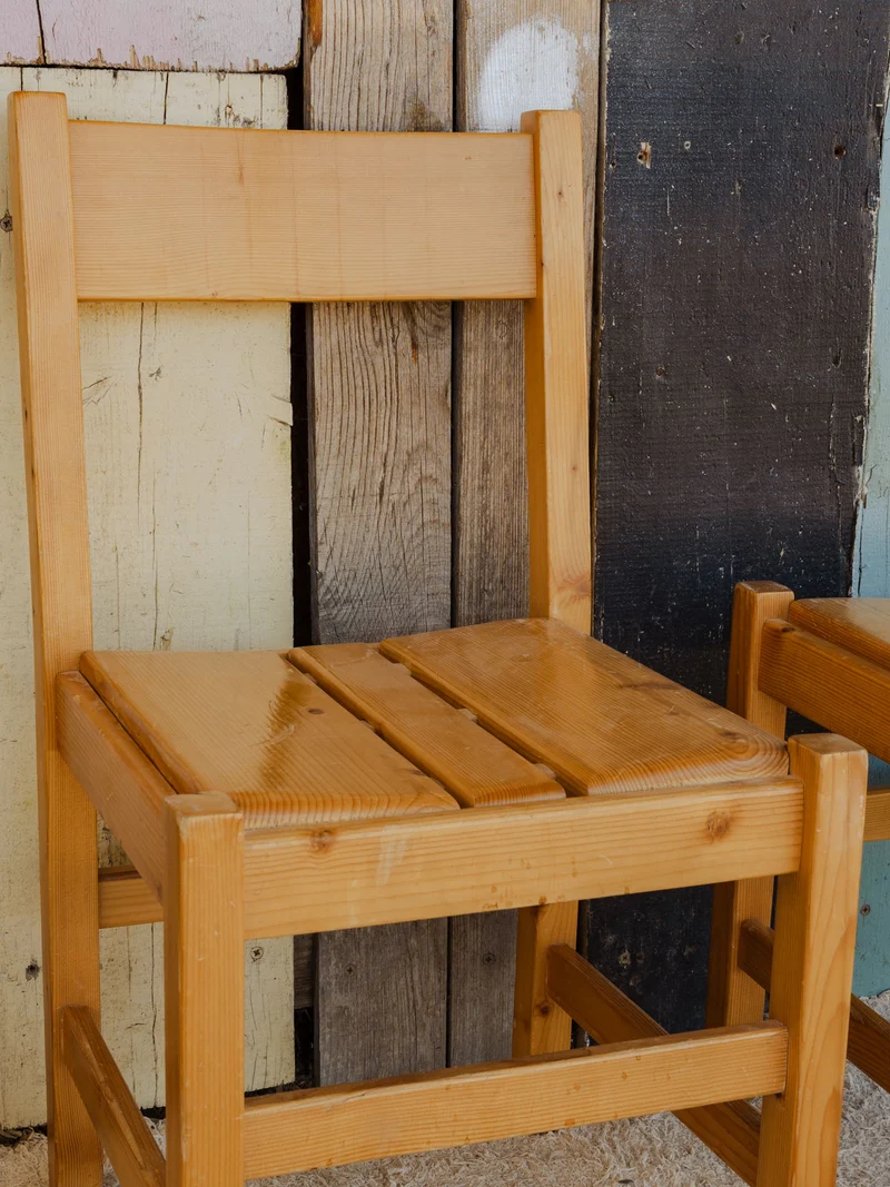 Claude, le lot de 4 chaises en bois N°1389