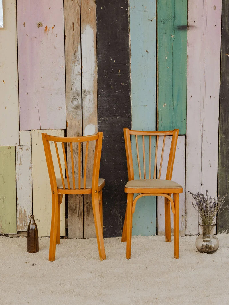 Claude, le lot de 6 chaises Baumann en bois N°1387