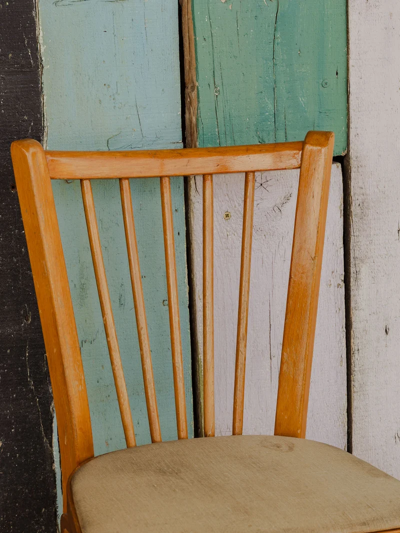 Claude, le lot de 6 chaises Baumann en bois N°1387