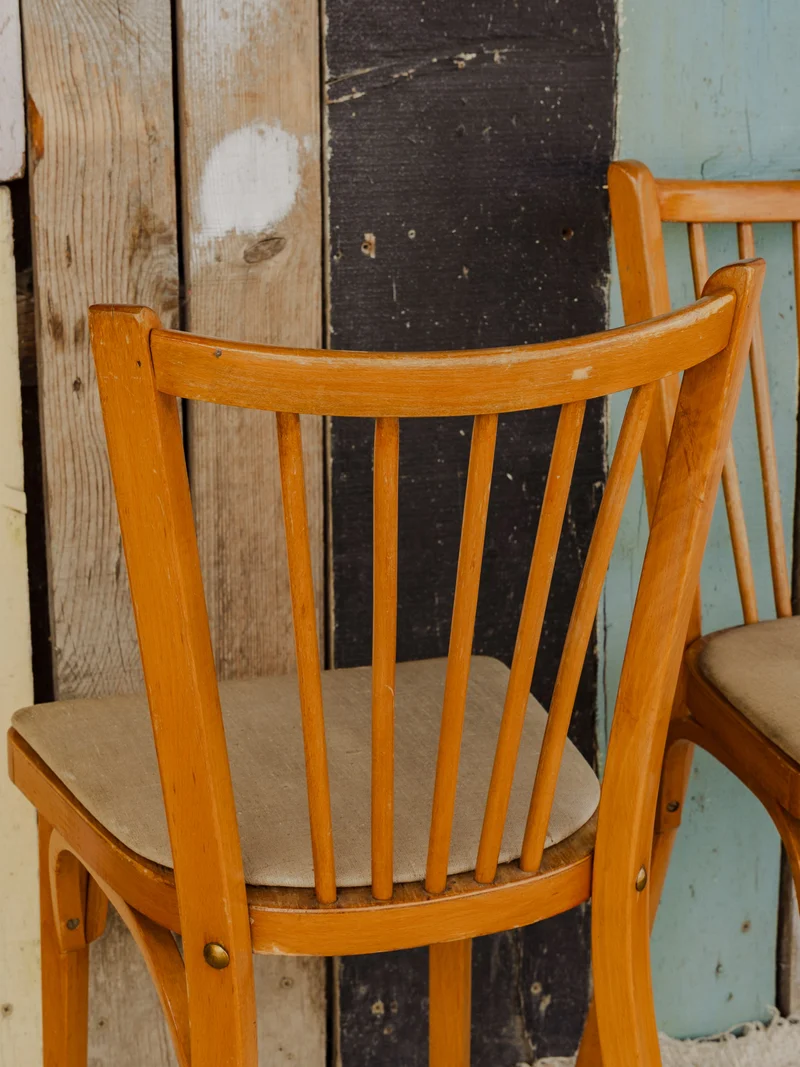 Claude, le lot de 6 chaises Baumann en bois N°1387