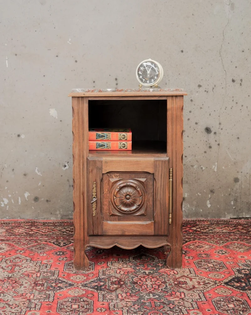 Odile, la table de chevet au plateau de marbre N°1446
