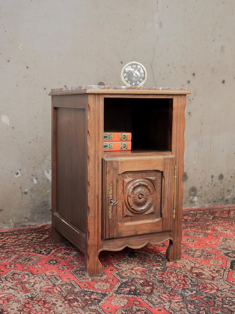 Odile, la table de chevet au plateau de marbre N°1446