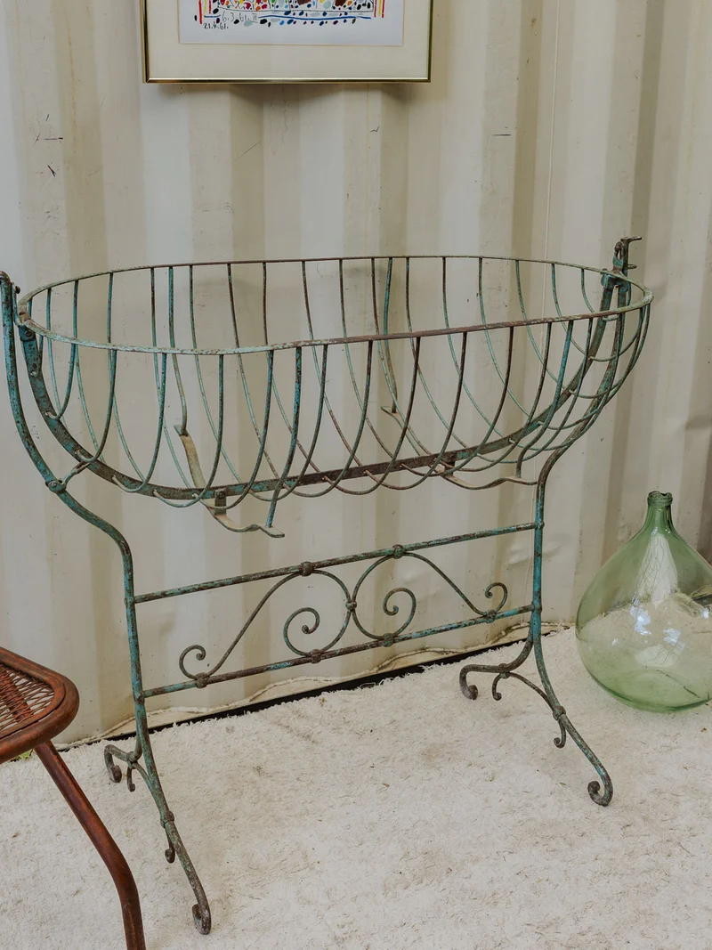 Joseph, le berceau en métal vert N°23