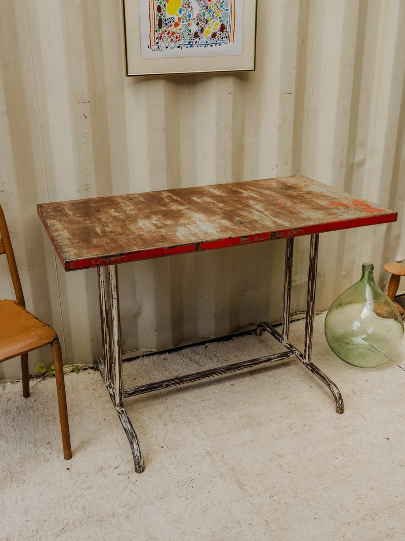 Karla, la table à manger en métal N°1193