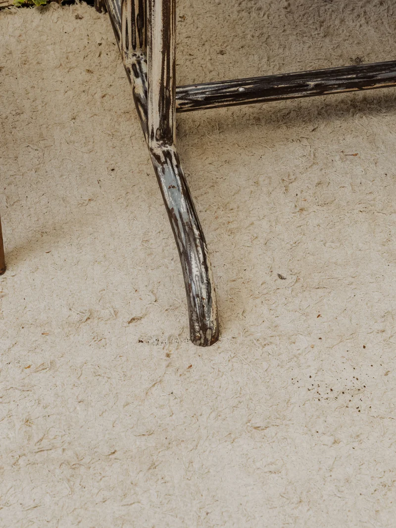 Karla, la table à manger en métal N°1193