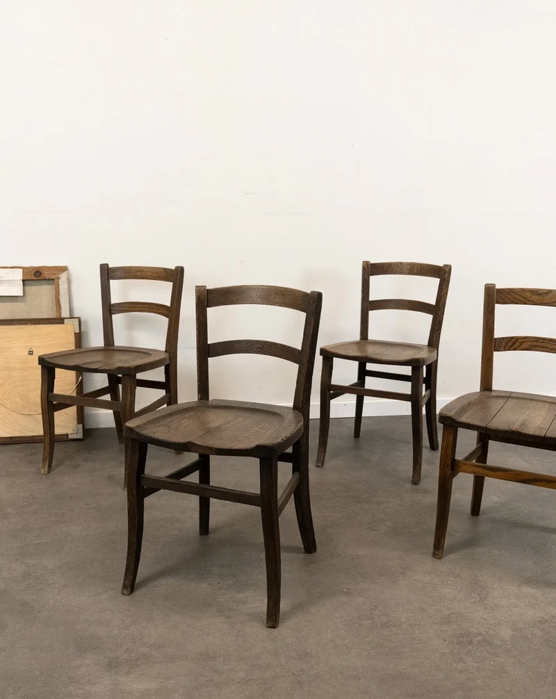 Claude, le lot de 4 chaises anciennes en bois N°1373