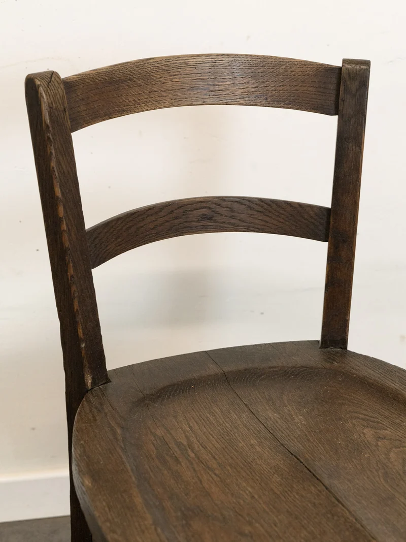 Claude, le lot de 4 chaises anciennes en bois N°1373